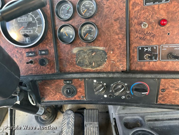 image for item FK1602 2006 Kenworth W9 Series ready mix truck