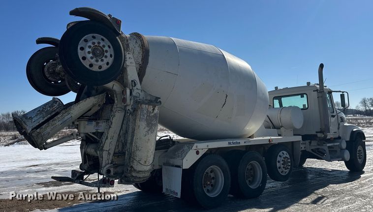 image for item FK1603 2007 Mack Cv ready mix truck