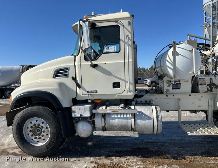 image for item FK1603 2007 Mack Cv ready mix truck