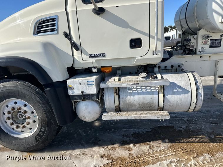 image for item FK1603 2007 Mack Cv ready mix truck