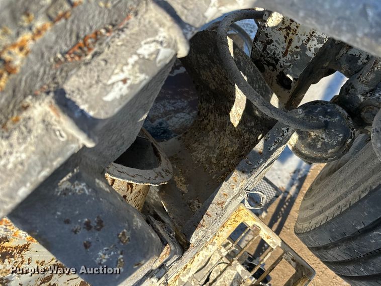 image for item FK1603 2007 Mack Cv ready mix truck