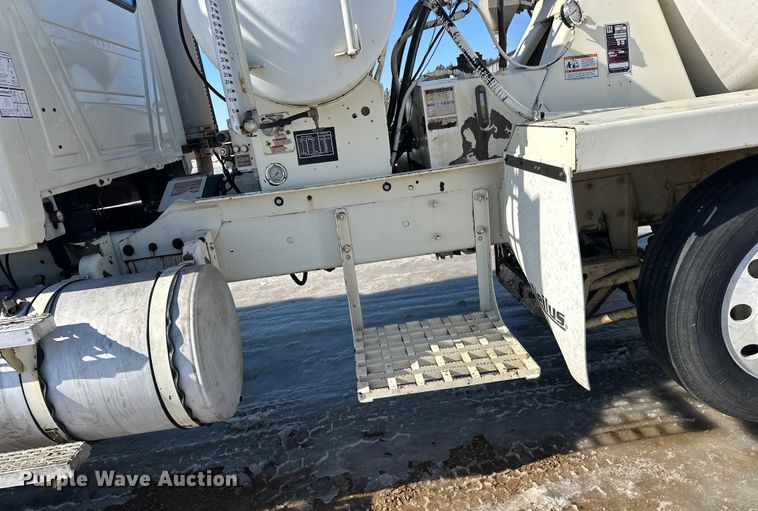 image for item FK1603 2007 Mack Cv ready mix truck