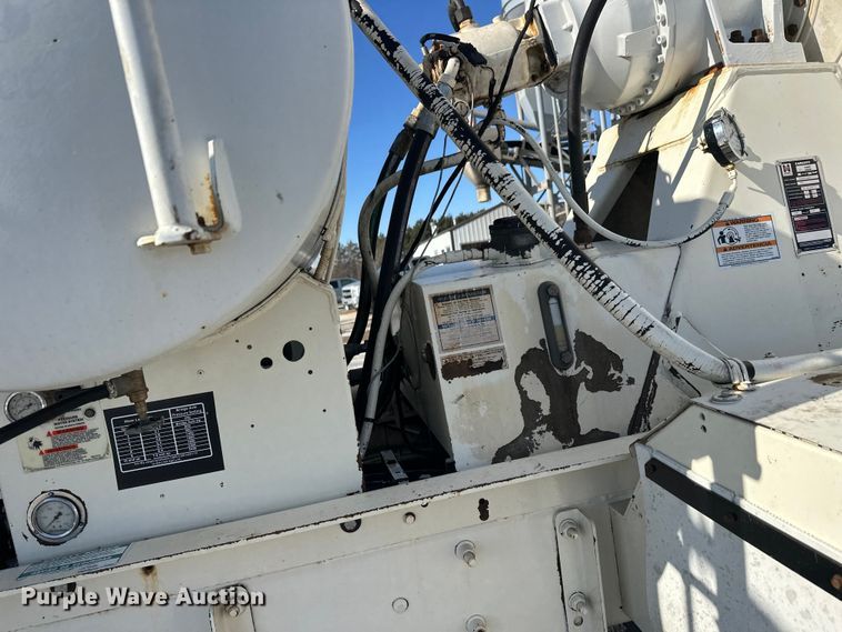 image for item FK1603 2007 Mack Cv ready mix truck