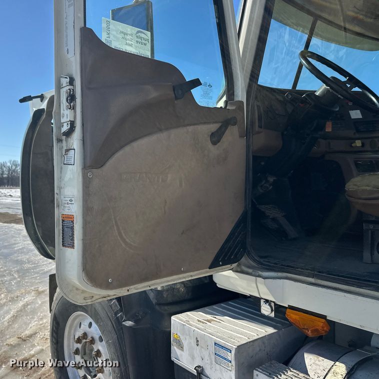 image for item FK1603 2007 Mack Cv ready mix truck