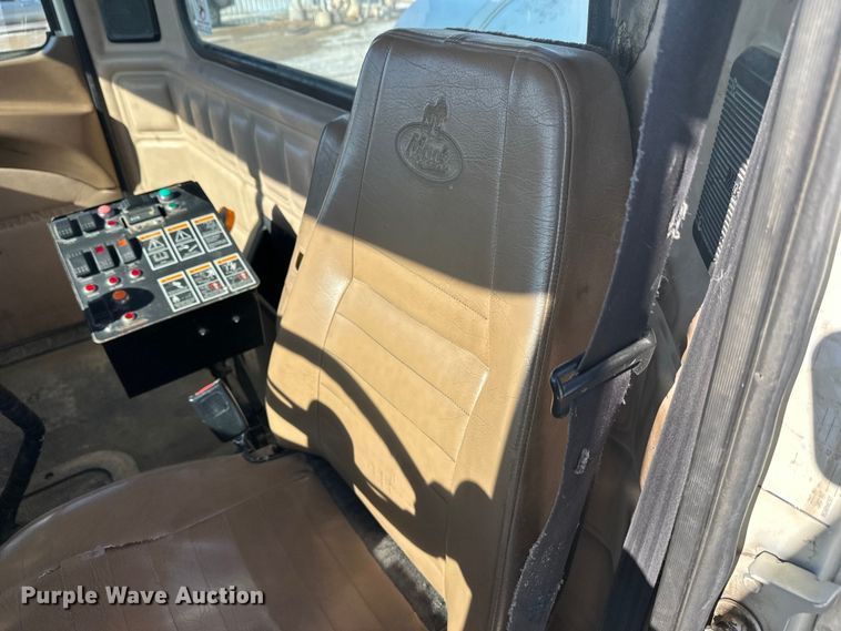 image for item FK1603 2007 Mack Cv ready mix truck