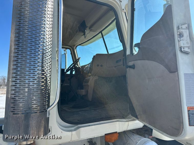 image for item FK1603 2007 Mack Cv ready mix truck