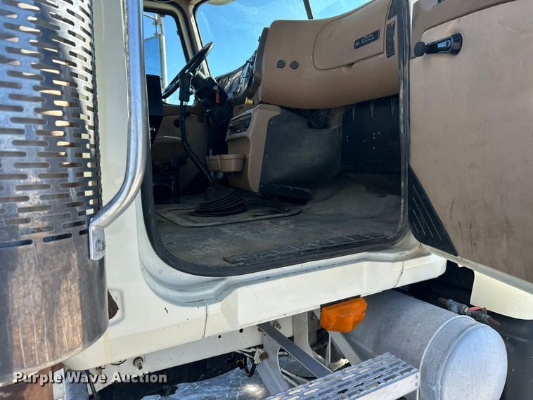 image for item FK1603 2007 Mack Cv ready mix truck