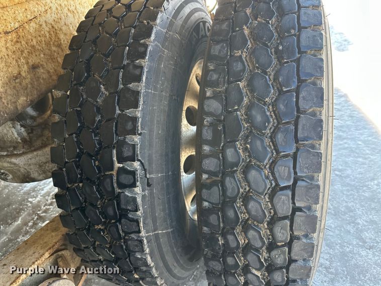 image for item FK1603 2007 Mack Cv ready mix truck