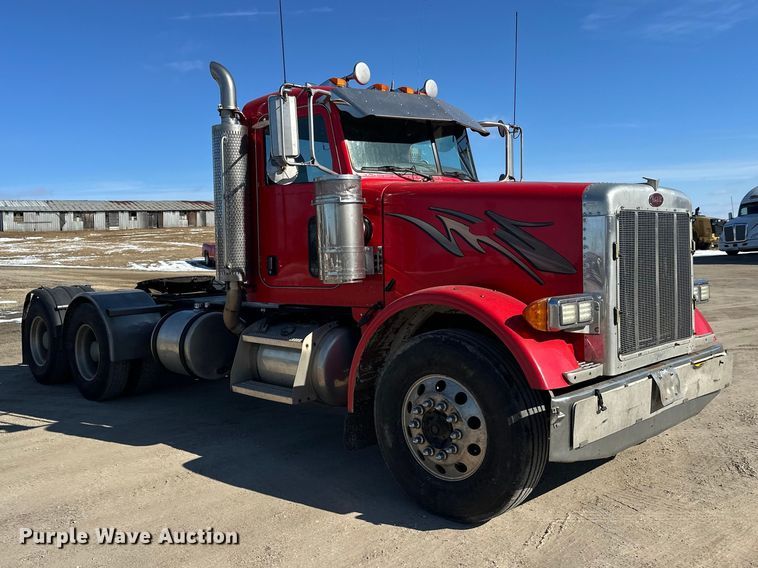 image for item FK1671 2007 Peterbilt 378 semi truck