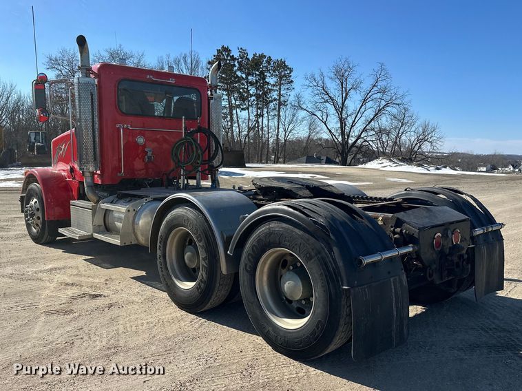 image for item FK1671 2007 Peterbilt 378 semi truck