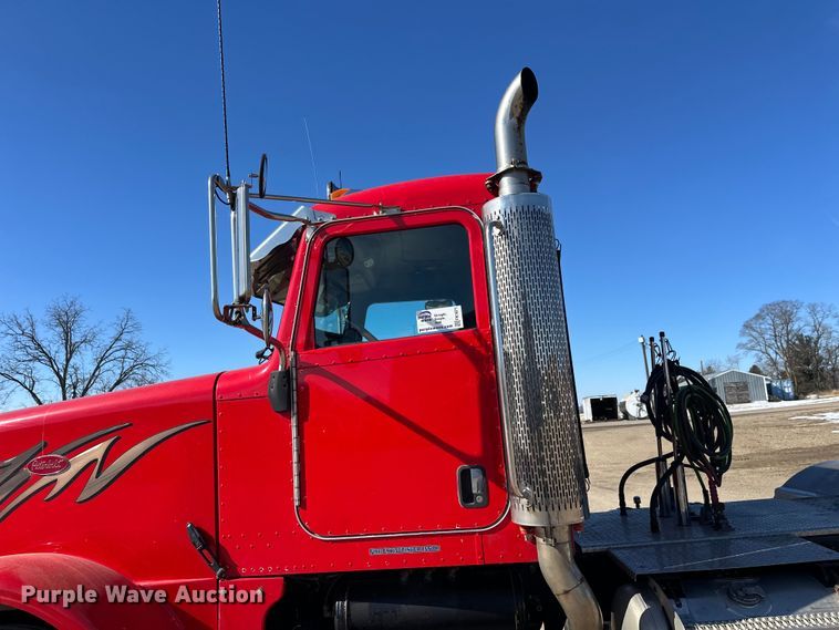 image for item FK1671 2007 Peterbilt 378 semi truck