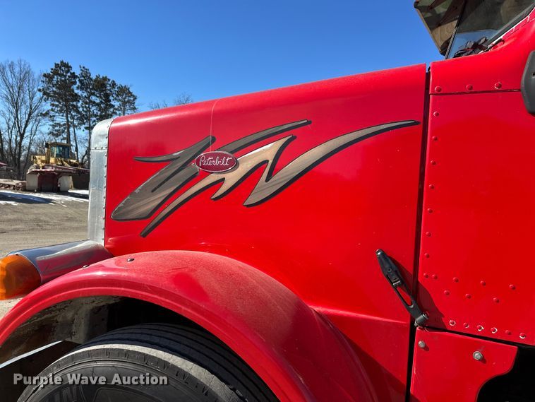 image for item FK1671 2007 Peterbilt 378 semi truck