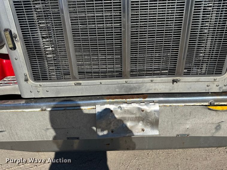 image for item FK1671 2007 Peterbilt 378 semi truck