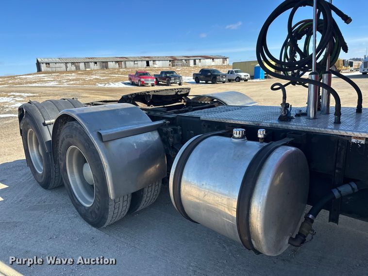 image for item FK1671 2007 Peterbilt 378 semi truck