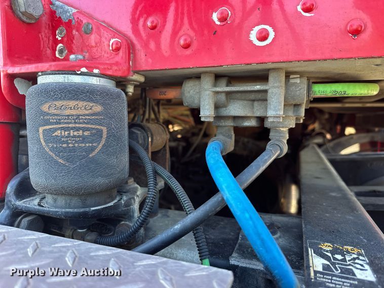 image for item FK1671 2007 Peterbilt 378 semi truck