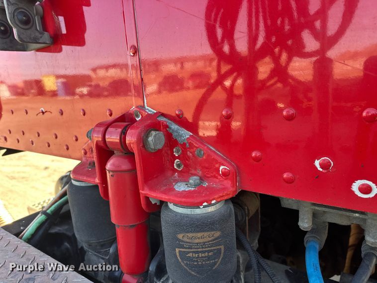 image for item FK1671 2007 Peterbilt 378 semi truck