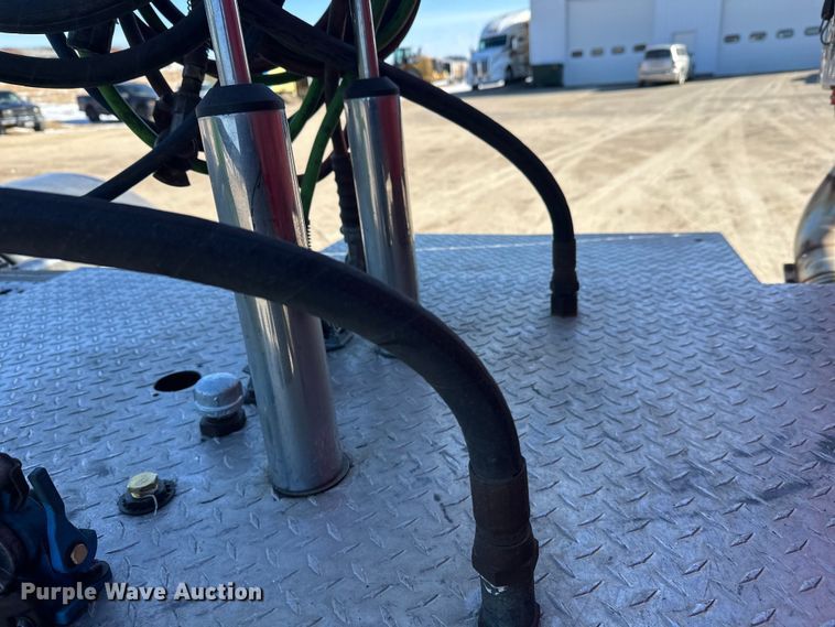 image for item FK1671 2007 Peterbilt 378 semi truck