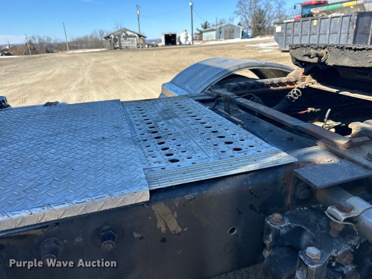 image for item FK1671 2007 Peterbilt 378 semi truck