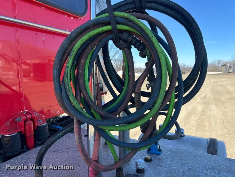 image for item FK1671 2007 Peterbilt 378 semi truck