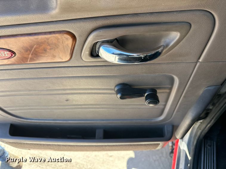 image for item FK1671 2007 Peterbilt 378 semi truck