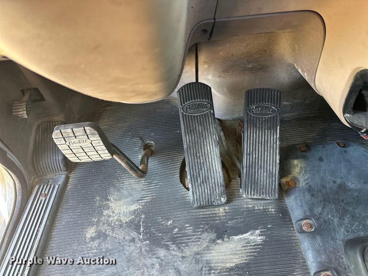 image for item FK1671 2007 Peterbilt 378 semi truck