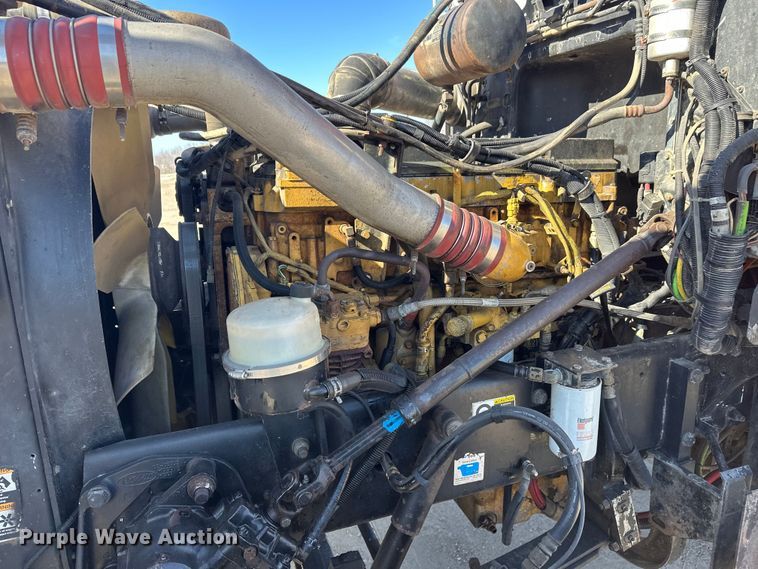 image for item FK1671 2007 Peterbilt 378 semi truck