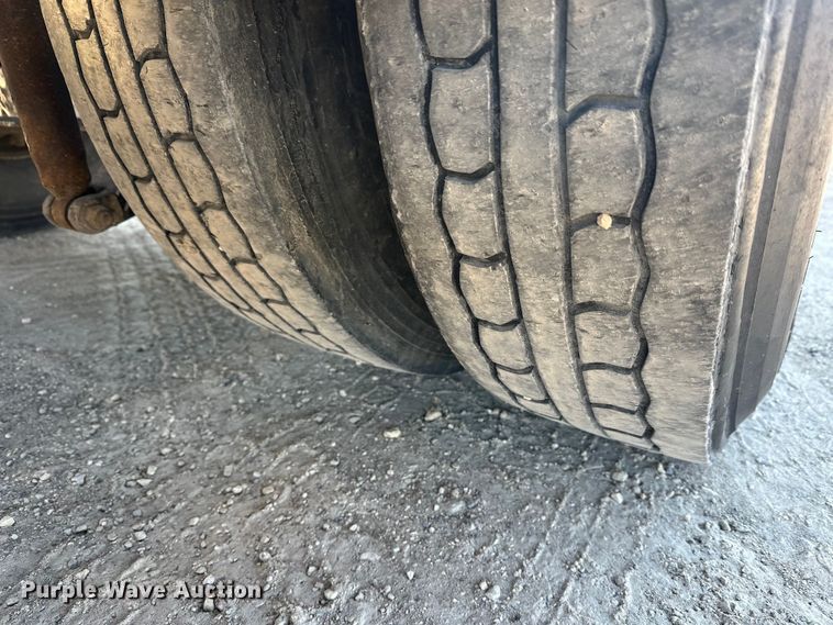 image for item FK1671 2007 Peterbilt 378 semi truck