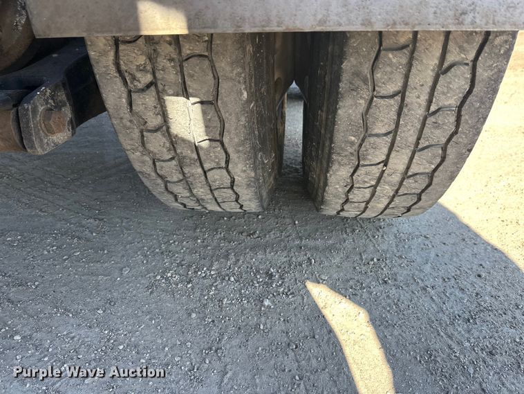 image for item FK1671 2007 Peterbilt 378 semi truck