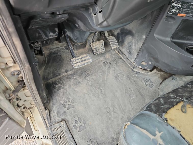 image for item FN5571 2011 Mack CHU613 semi truck