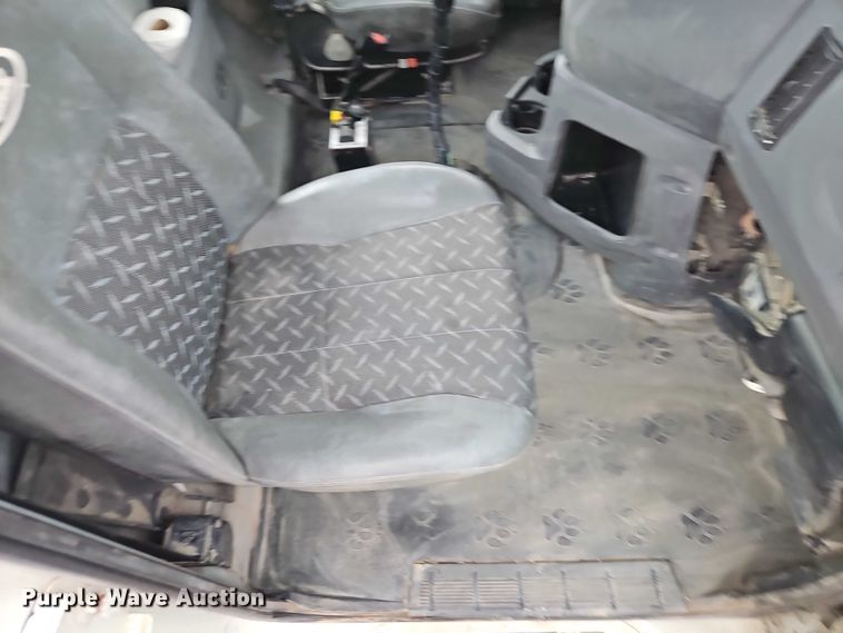 image for item FN5571 2011 Mack CHU613 semi truck