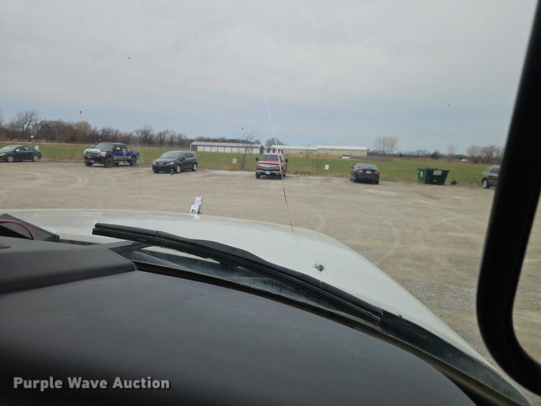 image for item FN5571 2011 Mack CHU613 semi truck