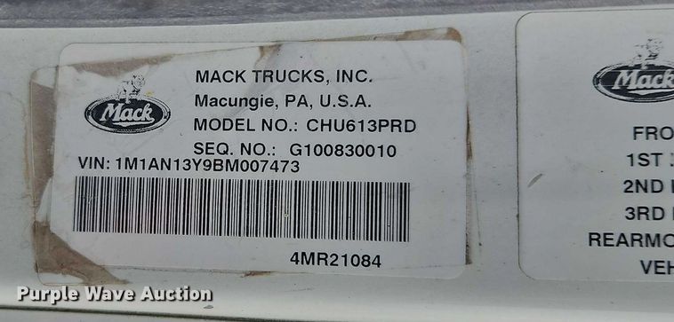 image for item FN5571 2011 Mack CHU613 semi truck
