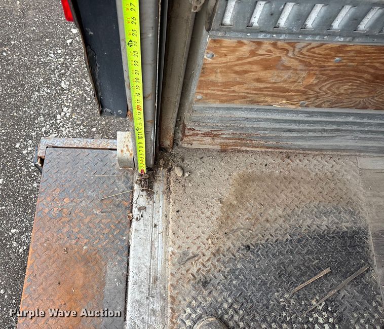 image for item FO3518 2013 Utility dry van trailer