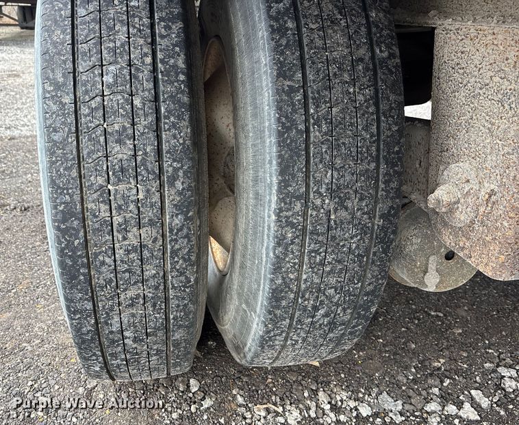 image for item FO3518 2013 Utility dry van trailer