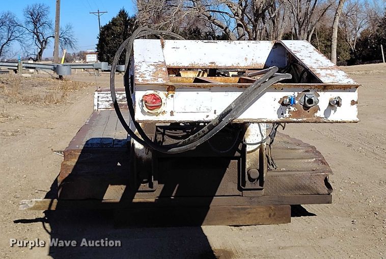 image for item IH9445 1996 Atoka lowboy equipment trailer