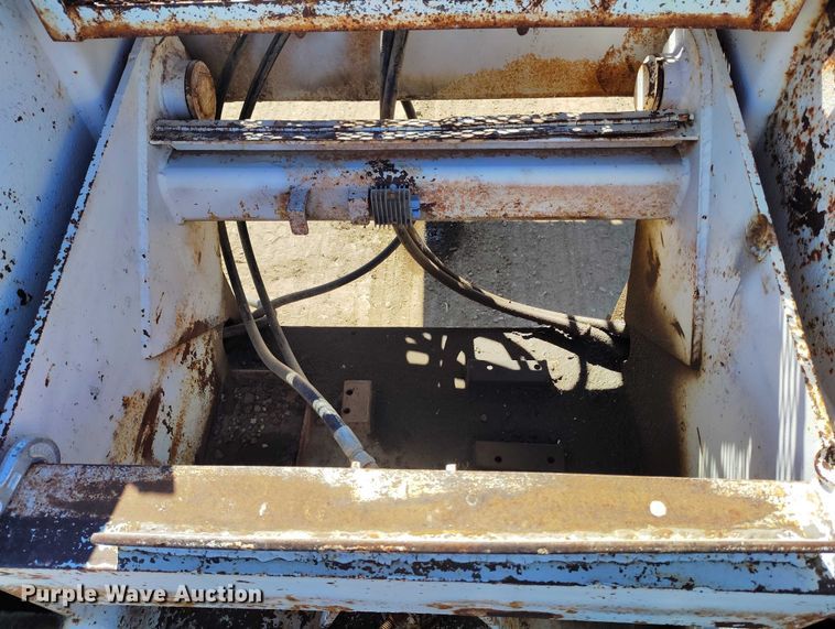 image for item IH9445 1996 Atoka lowboy equipment trailer