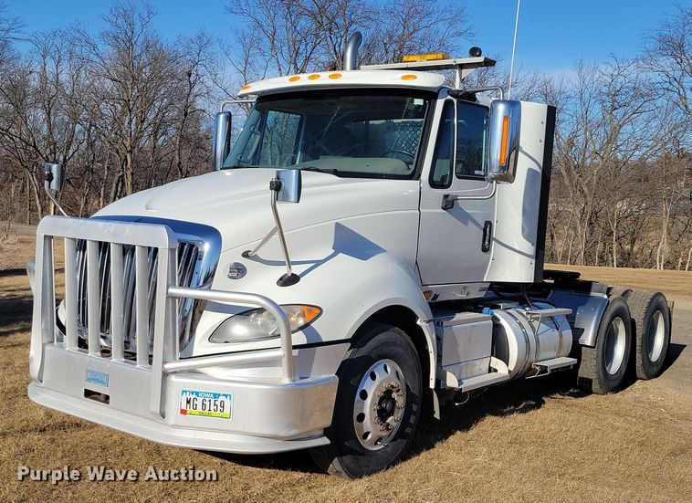 image for item NK9795 2017 International  Prostar semi truck