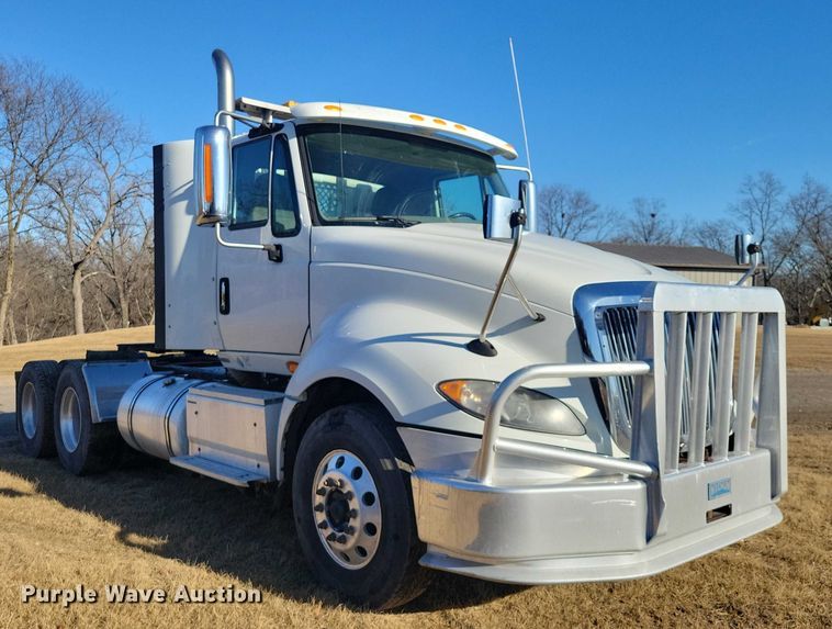 image for item NK9795 2017 International  Prostar semi truck