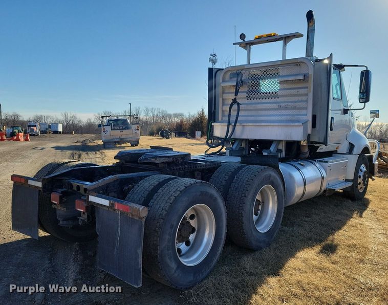 image for item NK9795 2017 International  Prostar semi truck