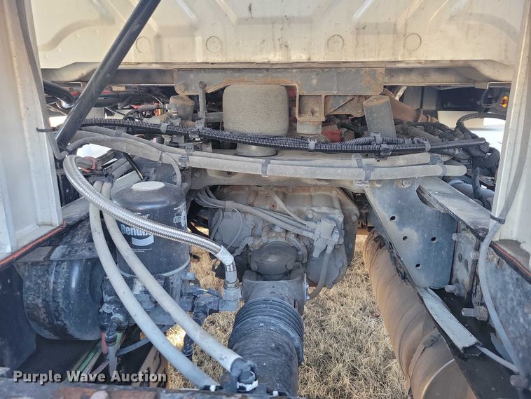 image for item NK9795 2017 International  Prostar semi truck