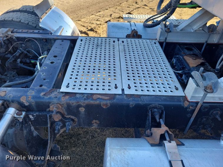 image for item NK9795 2017 International  Prostar semi truck