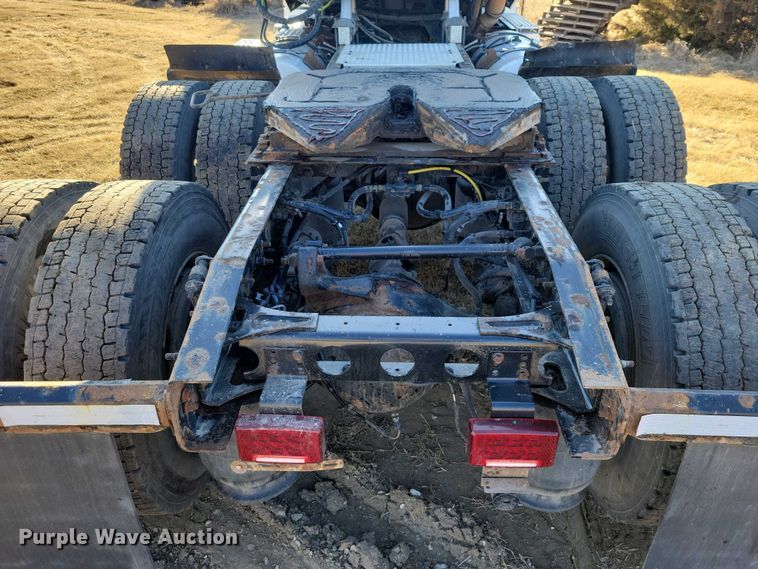 image for item NK9795 2017 International  Prostar semi truck