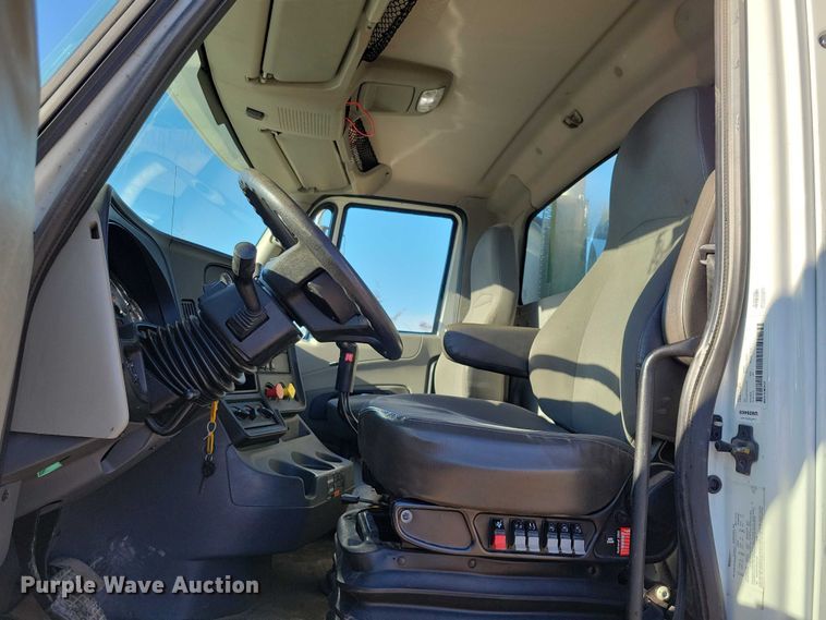 image for item NK9795 2017 International  Prostar semi truck