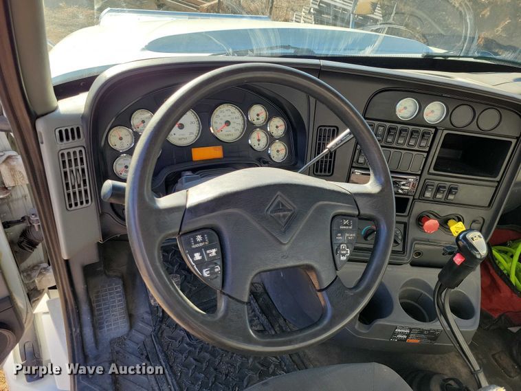 image for item NK9795 2017 International  Prostar semi truck