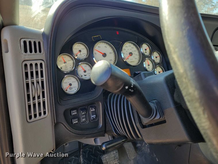 image for item NK9795 2017 International  Prostar semi truck