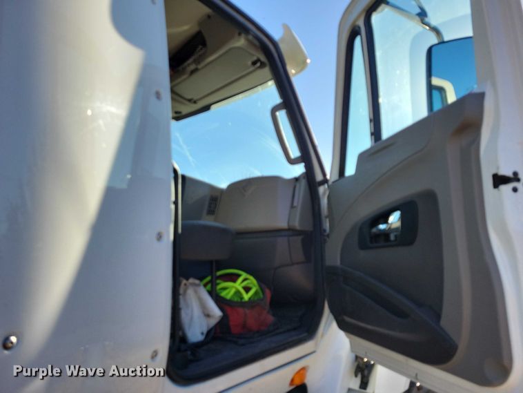 image for item NK9795 2017 International  Prostar semi truck