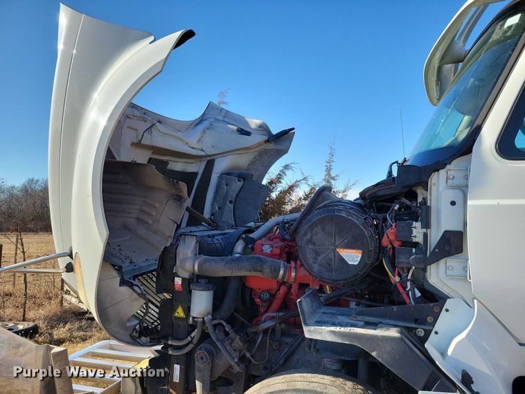 image for item NK9795 2017 International  Prostar semi truck