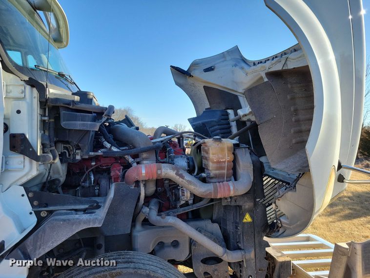 image for item NK9795 2017 International  Prostar semi truck