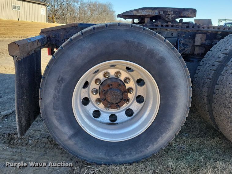 image for item NK9795 2017 International  Prostar semi truck