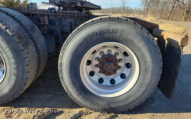 image for item NK9795 2017 International  Prostar semi truck